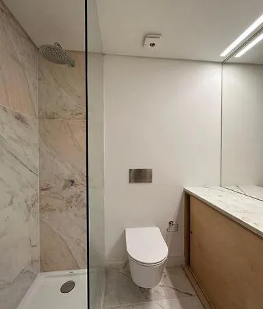 Bedroom In Shared House In Chiado - Historic Center Of Habitación en casa particular *