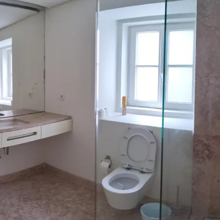 Bedroom In Shared House In Chiado - Historic Center Of Habitación en casa particular Lisboa