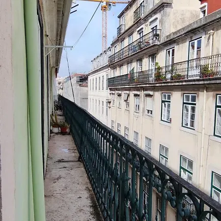 Bedroom In Shared House In Chiado - Historic Center Of Habitación en casa particular *