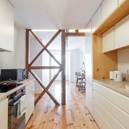 Privatunterkunft Bedroom In Shared House In Chiado - Historic Center Of Lissabon