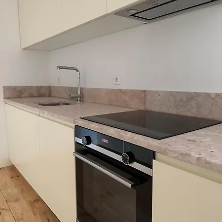 Bedroom In Shared House In Chiado - Historic Center Of Privatunterkunft
