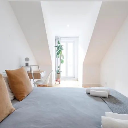 Bedroom In Shared House In Chiado - Historic Center Of Séjour chez l'habitant Lisboa