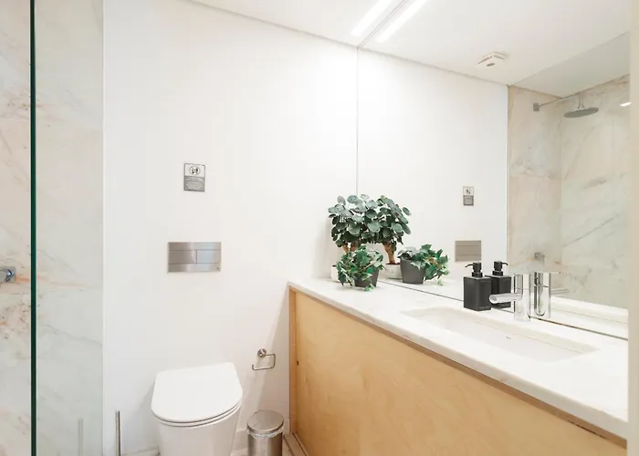 Bedroom In Shared House In Chiado - Historic Center Of *