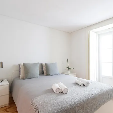 Bedroom In Shared House In Chiado - Historic Center Of * Lisboa