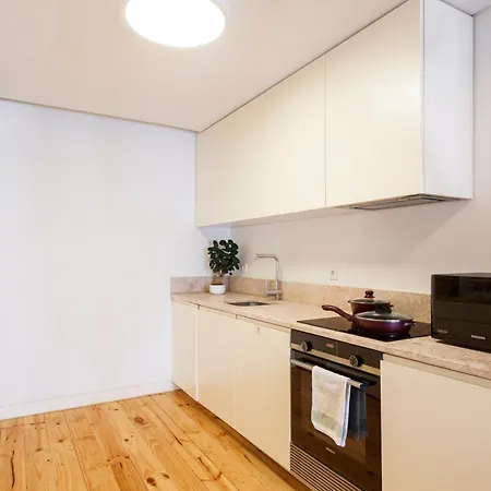 Bedroom In Shared House In Chiado - Historic Center Of *